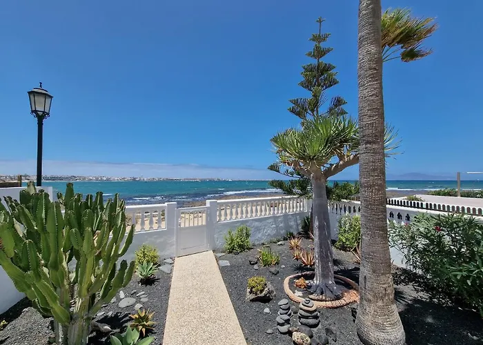 La Maja Beachfront Villa Corralejo