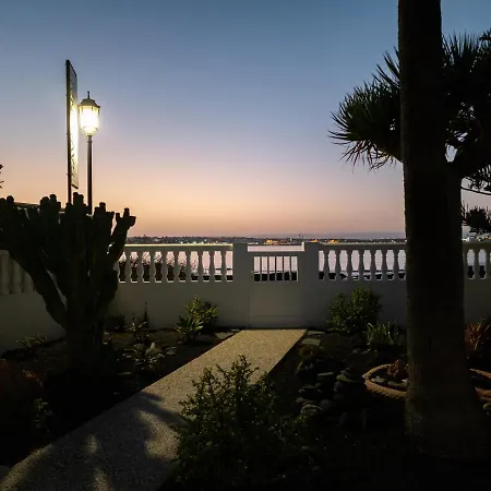 La Maja Beachfront ヴィラ *