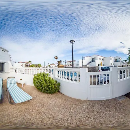 Villa La Maja Beachfront *