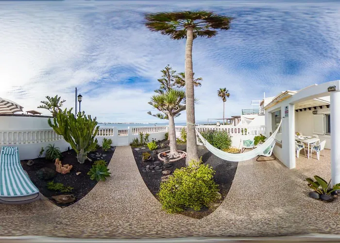 Villa La Maja Beachfront